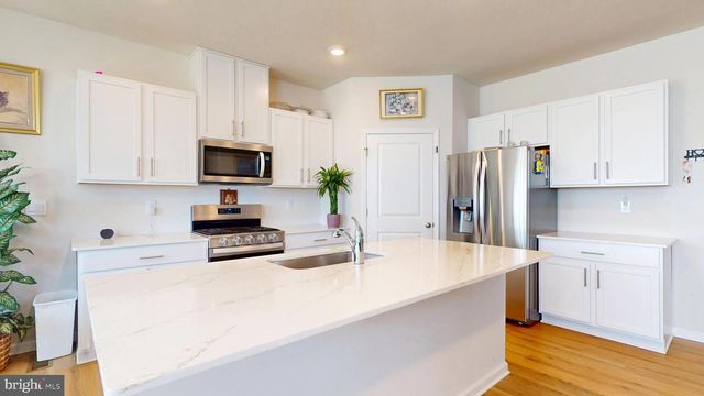 124 MALIBU DR, Egg Harbor Township, NJ 08234