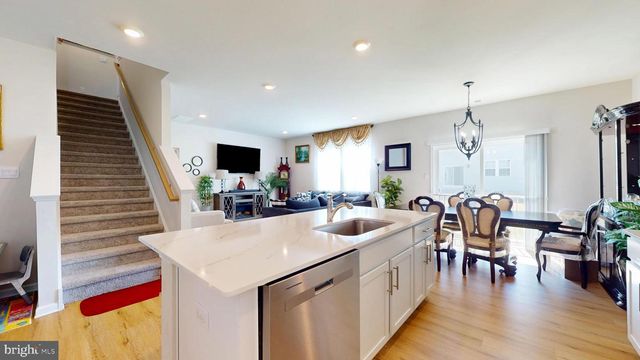 124 MALIBU DR, Egg Harbor Township, NJ 08234