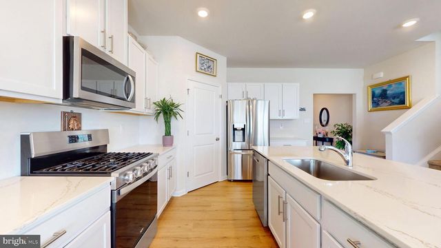 124 MALIBU DR, Egg Harbor Township, NJ 08234