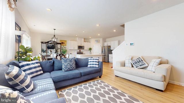 124 MALIBU DR, Egg Harbor Township, NJ 08234