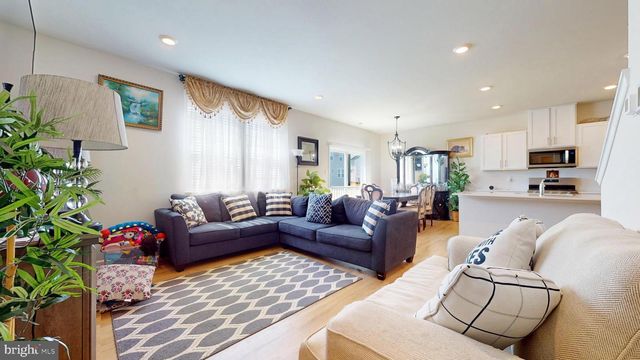 124 MALIBU DR, Egg Harbor Township, NJ 08234