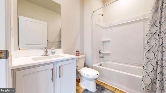 124 MALIBU DR, Egg Harbor Township, NJ 08234