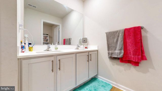124 MALIBU DR, Egg Harbor Township, NJ 08234