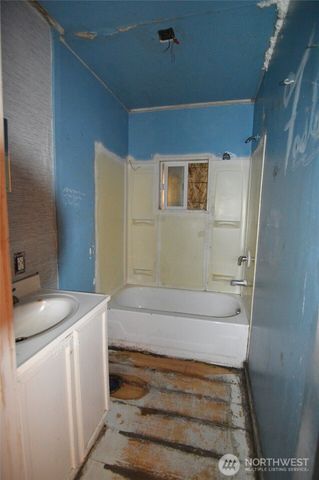 118 N F Street, Aberdeen, WA 98520