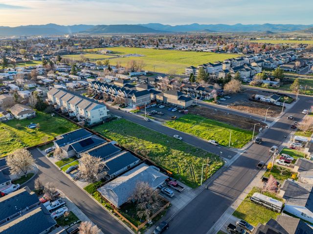 3444 Sonny Way, White City, OR 97503