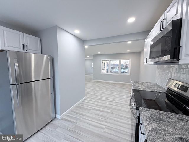 679 TRENTON RD, Fairless Hills, PA 19030