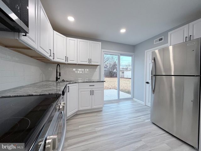 679 TRENTON RD, Fairless Hills, PA 19030