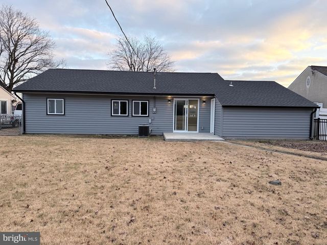 679 TRENTON RD, Fairless Hills, PA 19030