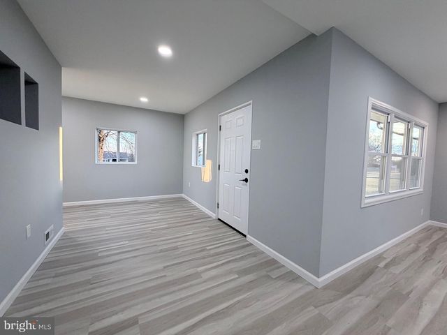 679 TRENTON RD, Fairless Hills, PA 19030