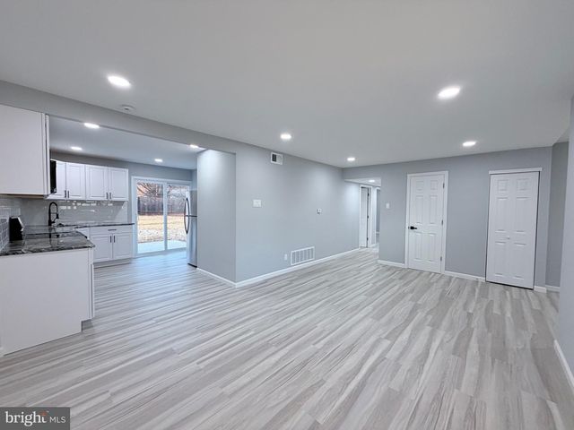 679 TRENTON RD, Fairless Hills, PA 19030