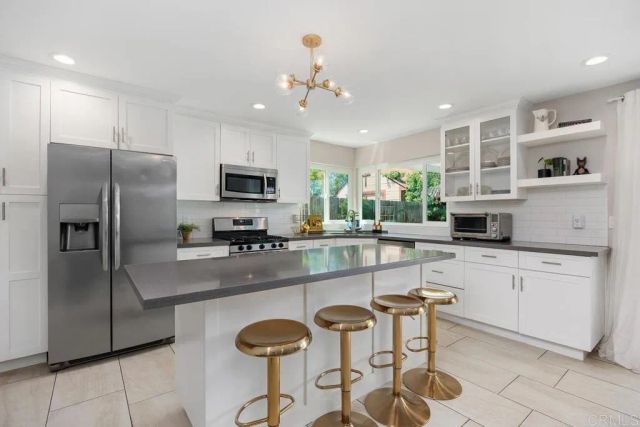 1744 Calle Jules, Vista, CA 92084