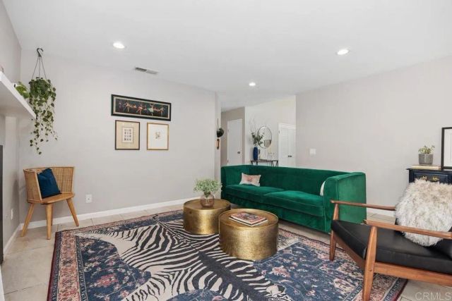 1744 Calle Jules, Vista, CA 92084