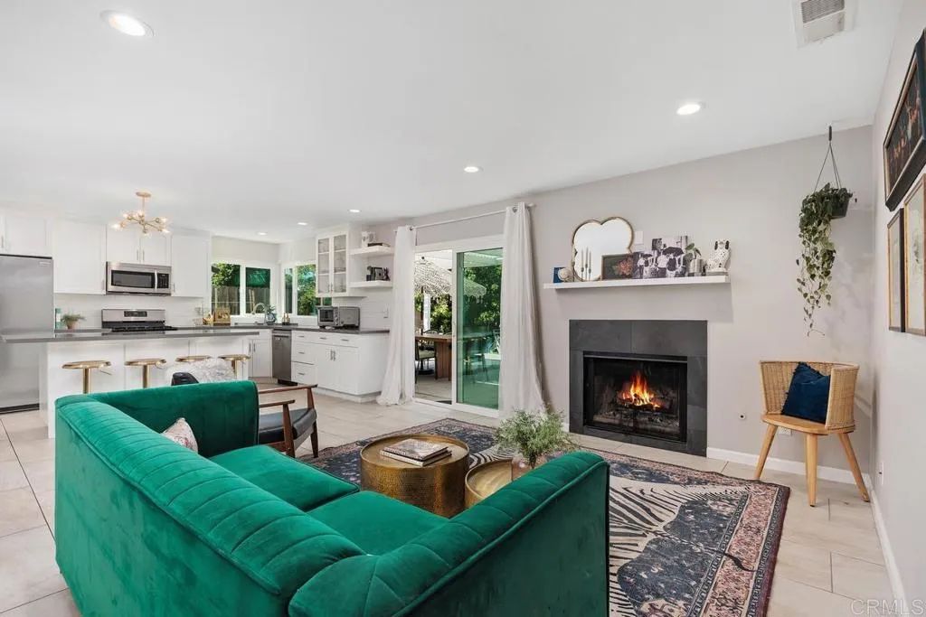 1744 Calle Jules, Vista, CA 92084
