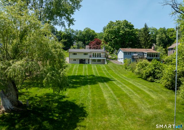 22 North Lake Shore Drive, Brookfield, CT 06804