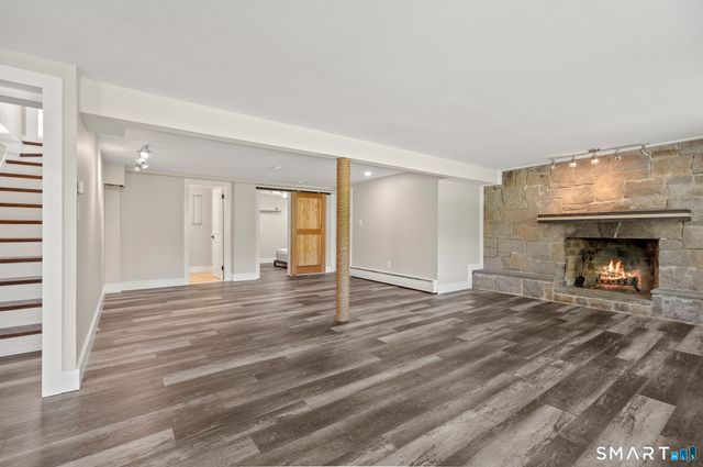 22 North Lake Shore Drive, Brookfield, CT 06804