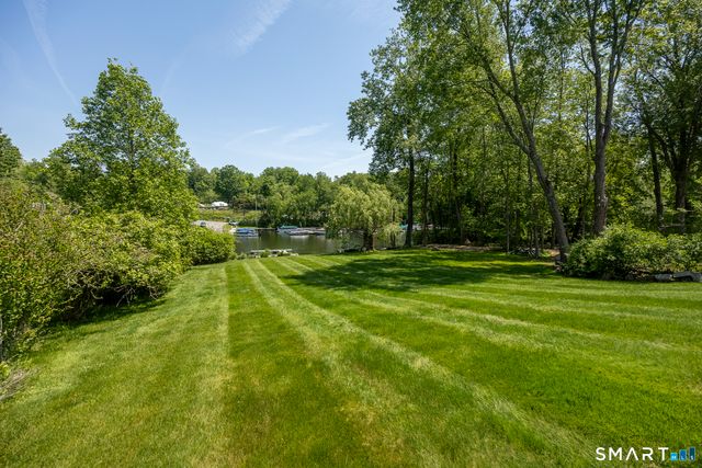 22 North Lake Shore Drive, Brookfield, CT 06804