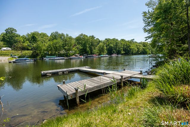 22 North Lake Shore Drive, Brookfield, CT 06804