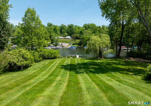 22 North Lake Shore Drive, Brookfield, CT 06804