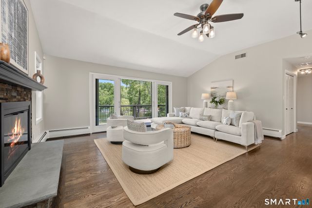 22 North Lake Shore Drive, Brookfield, CT 06804