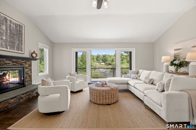 22 North Lake Shore Drive, Brookfield, CT 06804