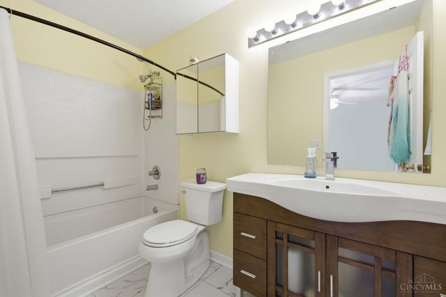 1299 Willow Forge Court, Lebanon, OH 45036