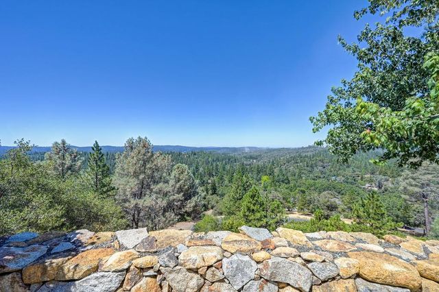 770 Bridle Path Rd, Colfax, CA 95713