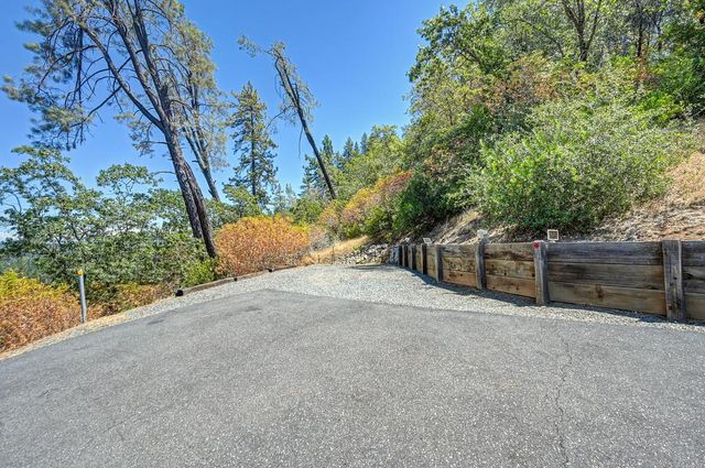770 Bridle Path Rd, Colfax, CA 95713