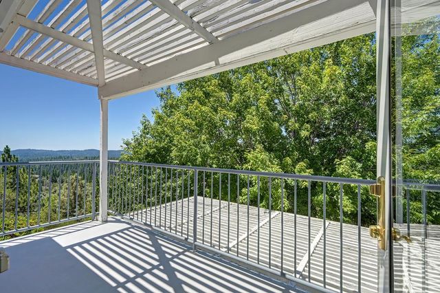 770 Bridle Path Rd, Colfax, CA 95713