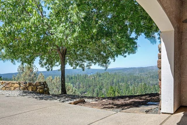 770 Bridle Path Rd, Colfax, CA 95713