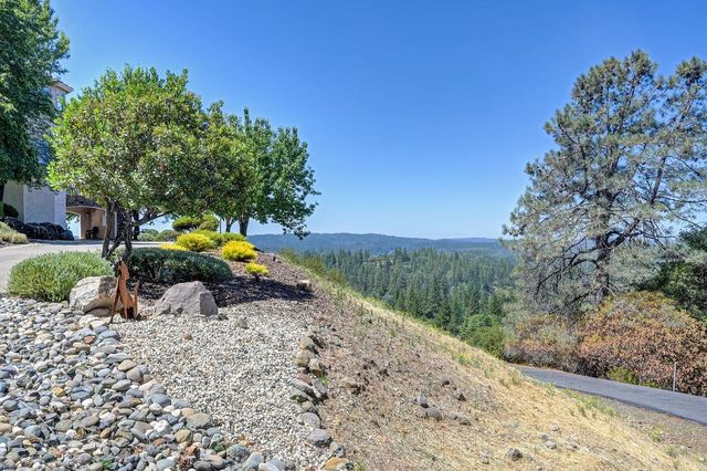 770 Bridle Path Rd, Colfax, CA 95713