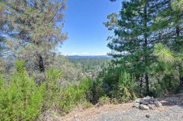 770 Bridle Path Rd, Colfax, CA 95713