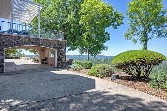 770 Bridle Path Rd, Colfax, CA 95713