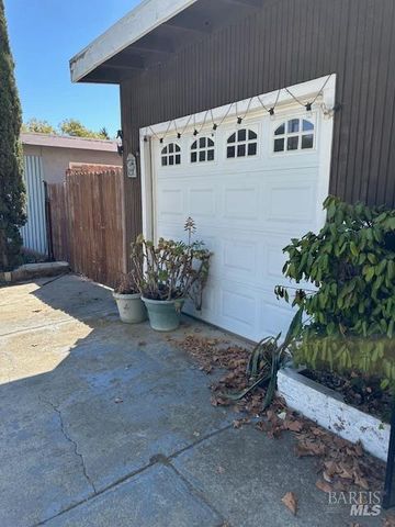 237 Grapewood St, Vallejo, CA 94591