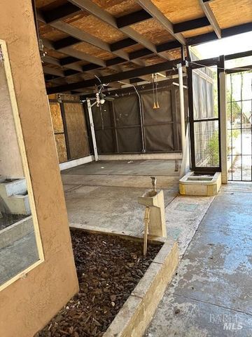 237 Grapewood St, Vallejo, CA 94591