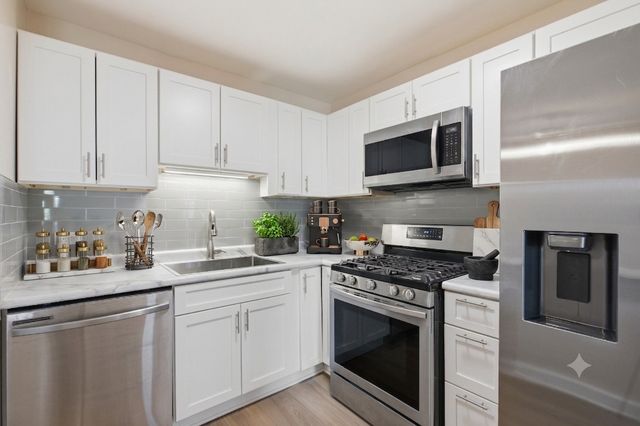 3511 Central Road 302, Glenview, IL 60025