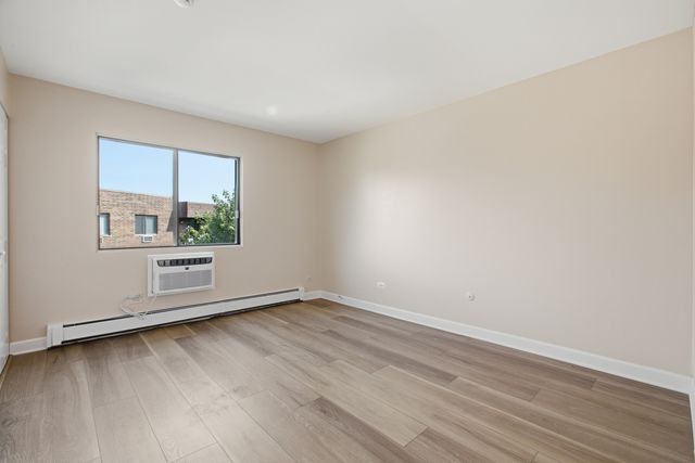 3511 Central Road 302, Glenview, IL 60025