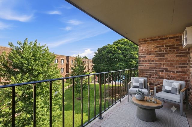 3511 Central Road 302, Glenview, IL 60025