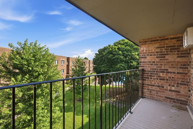 3511 Central Road 302, Glenview, IL 60025