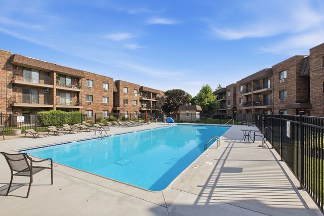 3511 Central Road 302, Glenview, IL 60025