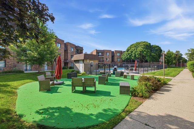 3511 Central Road 302, Glenview, IL 60025