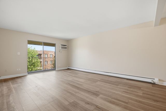 3511 Central Road 302, Glenview, IL 60025
