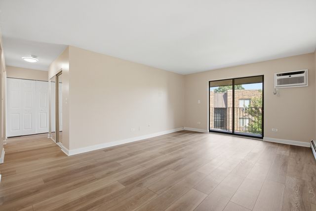 3511 Central Road 302, Glenview, IL 60025