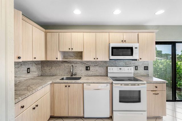 3 Stratford Drive E G, Boynton Beach, FL 33436