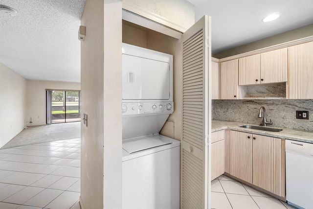 3 Stratford Drive E G, Boynton Beach, FL 33436