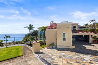 96 Moaniala Place, Honolulu, HI 96821