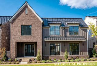 2424 Quarry Trails Drive, Columbus, OH 43228