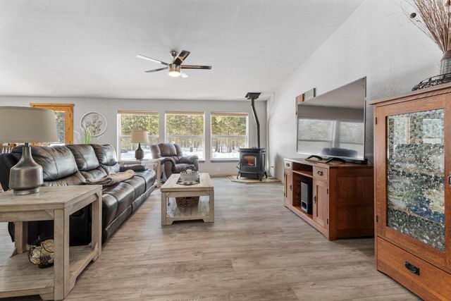 53315 Holiday Drive, La Pine, OR 97739