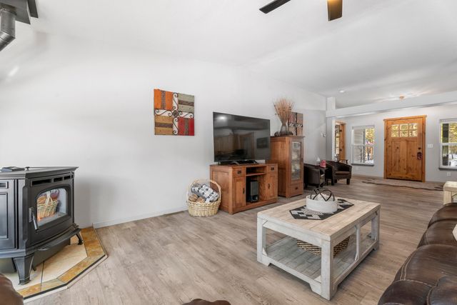 53315 Holiday Drive, La Pine, OR 97739