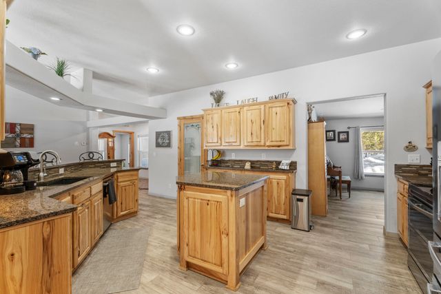 53315 Holiday Drive, La Pine, OR 97739