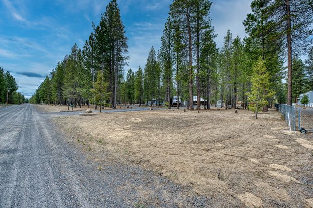 53315 Holiday Drive, La Pine, OR 97739